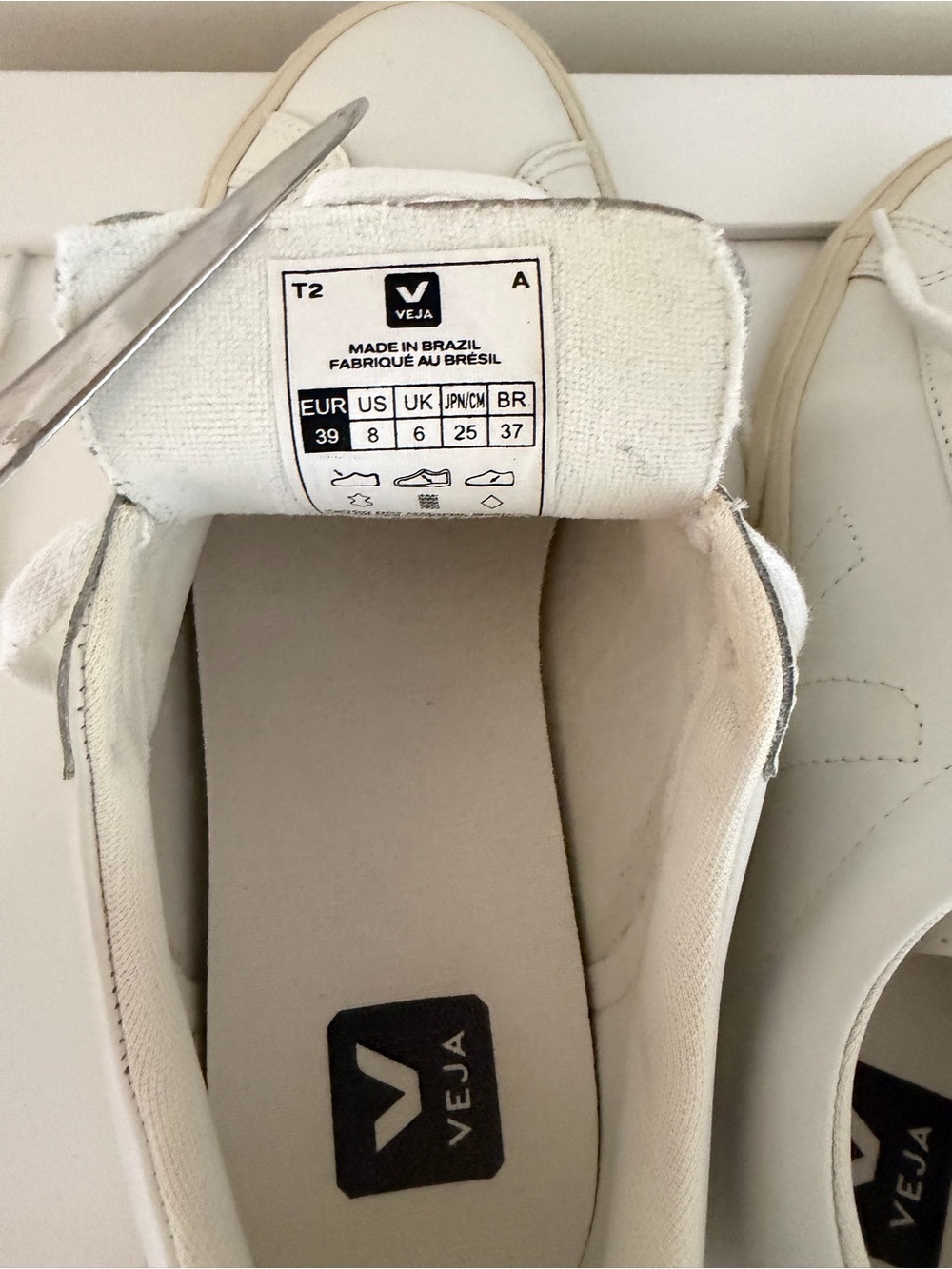 VEJA Women's White Leather Low-Top Sneakers US8 - Picture 3 of 5